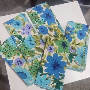 Mid Century Modern Vintage Floral Patterned Napkin Set